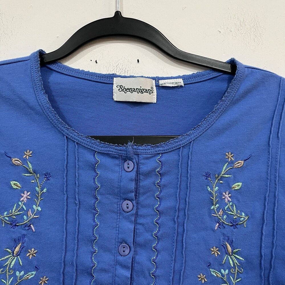 Shenanigans Floral Embroidered Top Cottage Size Small - Picture 3 of 4